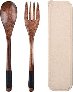 Descubre los diferentes tipos de cubiertos de madera para tu restaurante
